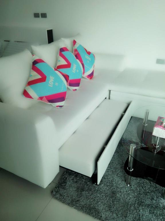 Apartemen Wong Amat Tower By Peter *